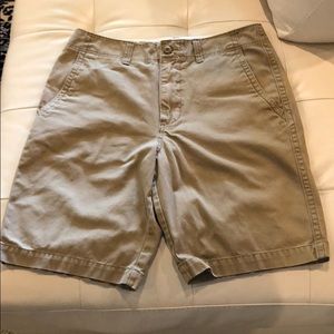 OLD NAVY LIKE NEW KHAKI SHORTS INSIZE 32 VERY SOFT